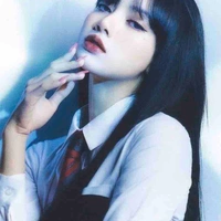  Lalisa Manobal ( Cô )