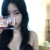 Nguyễn Hạ Linh /y(cô)