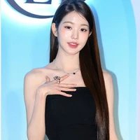 thư ký -Jang wonyoung 