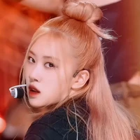 Park Chaeyoung/ Rosé/Rosie