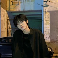 Lạc Sư Tử • @leogrrrr