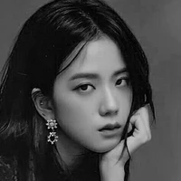 Kim Jisoo ( cô )
