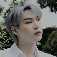 Min Yoongi - hắn