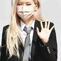 Roseanne Park _Cô