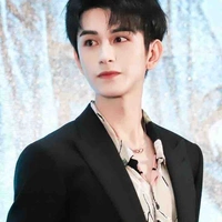 Chu Tán Cẩm / cờ đỏ 