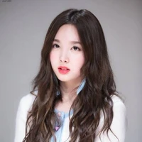 Im Nayeon (Na)
