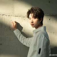 Hạ Tuấn lâm