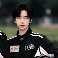 Hạ Tuấn Lâm (Cậu)