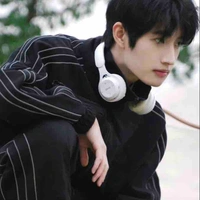 Hoàng Phong_ Walter