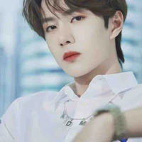 Vương Nhất Bác ( h/s cá biệt )