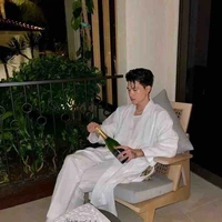 Anh Tú-bạn cả hai
