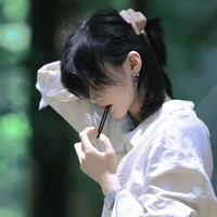 Hoàng Anh Anh - Denely
