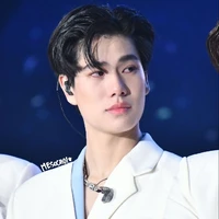 Phuwin ( bạn Prem)