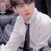 Jeon Jungkook - em