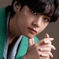 Kim Taehyung - hắn