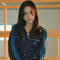 Kim Jisoo -Em-