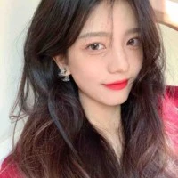 Hoàng Trúc Trinh (em kế nu9)