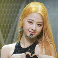 Huh Yunjin (허윤진)