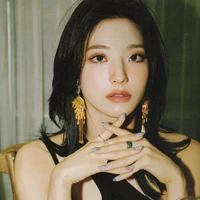 Lee Saerom (이새롬)