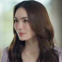 Charlotte Austin(nàng)