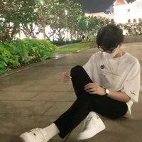 Nhật Văn Nam_hắn