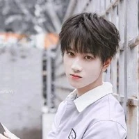 Ngao Tử Dật -anh Ba cậu