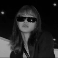 Lalisa ( cô )