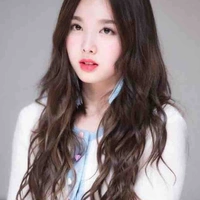 Nayeon 