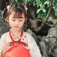 Thiếu Điển Liên Nguyệt(lúc nhỏ)