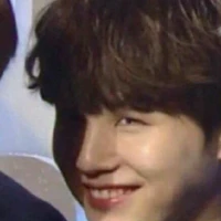 Minyoongi- bạn Kim taehyung