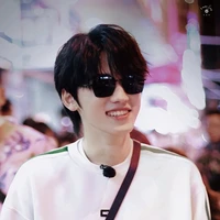 Tống Á Hiên ( cậu )