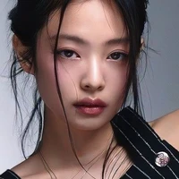 Kim Jennie - Em