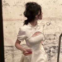 Hi Thất Tuyệt 