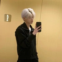 Hoàng Gia Minh - chủ tịch