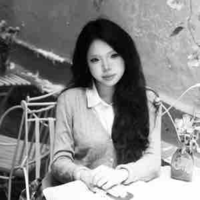 Tác giả đẹp gái