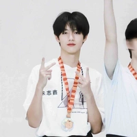 Chu Chân Núi (@22x_zhu)