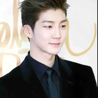 Lee Seung-Hoon ( Hoony ) 