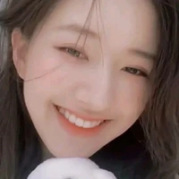 Triệu Lộ Tư ( Chị Dâu họ của Umika)