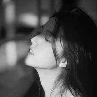 Kim Jisoo ( cô )