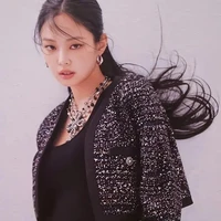 Jennie " chị"