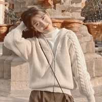 Lee Ji-Eun (ba cô)
