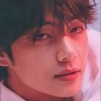 𝙆𝙄𝙈 𝙏𝘼𝙀𝙃𝙔𝙐𝙉𝙂 [ 𝙑 ]