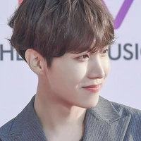Jung Hoseok - anh ba của Kook