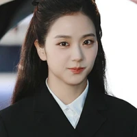KIM JISOO (cô)