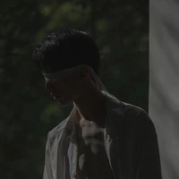 Lê Tuân (cánh tay phải đắc lực của anh)