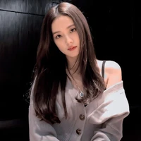 Kim Jisoo [ Chị ]