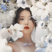 Hoàng hậu//mama các anh//