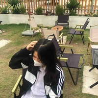 Chu Hàng Thiên Minh  ( em gái anh )