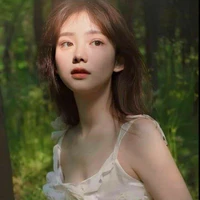 Hàn Khả Vi - Em họ của Nhi