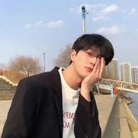 Khánh Dương (anh trai K. Linh)